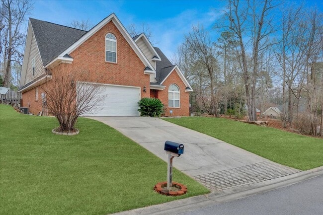 Building Photo - MOVE IN READY