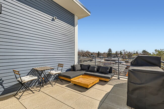 Building Photo - 29X