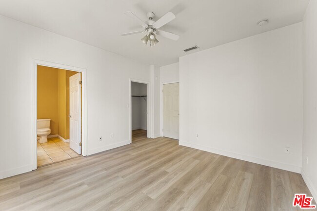 Building Photo - 12375 Osborne Pl