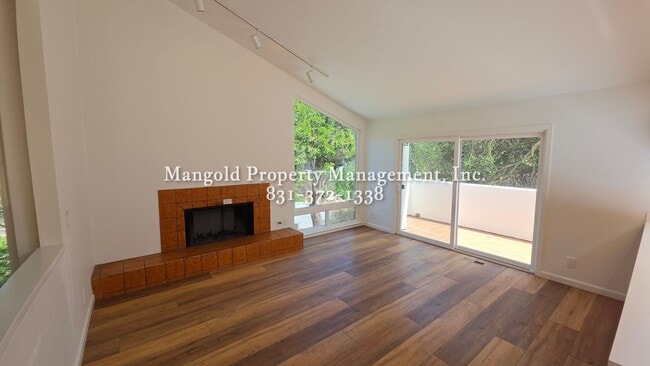 Building Photo - 28 Castanada Pl