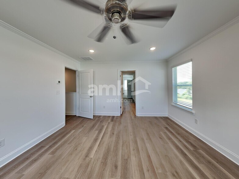 Building Photo - 1015 Bevington Dr