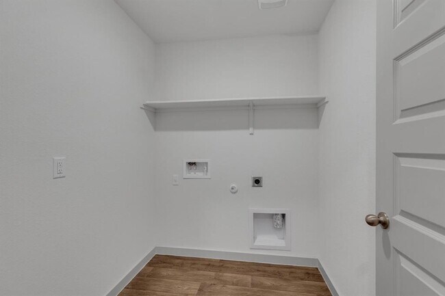Building Photo - 120 Krause Spgs Dr