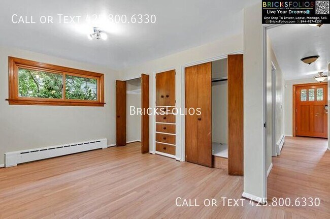Building Photo - 11539 Corliss Ave N