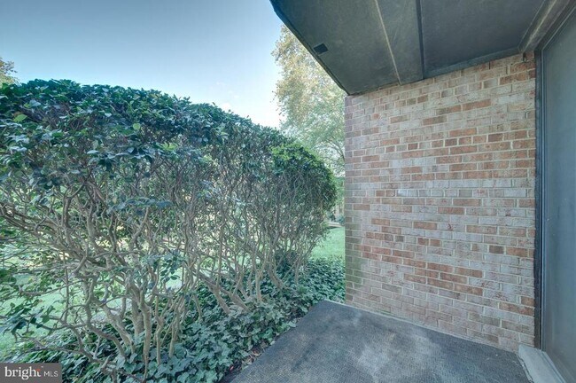 Building Photo - 515 N Armistead St