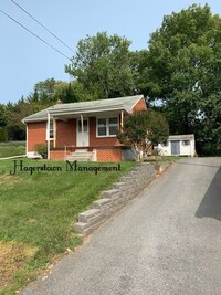 Building Photo - North End Single Family Home