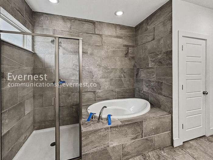 Building Photo - 2312 Ringstaff Rd