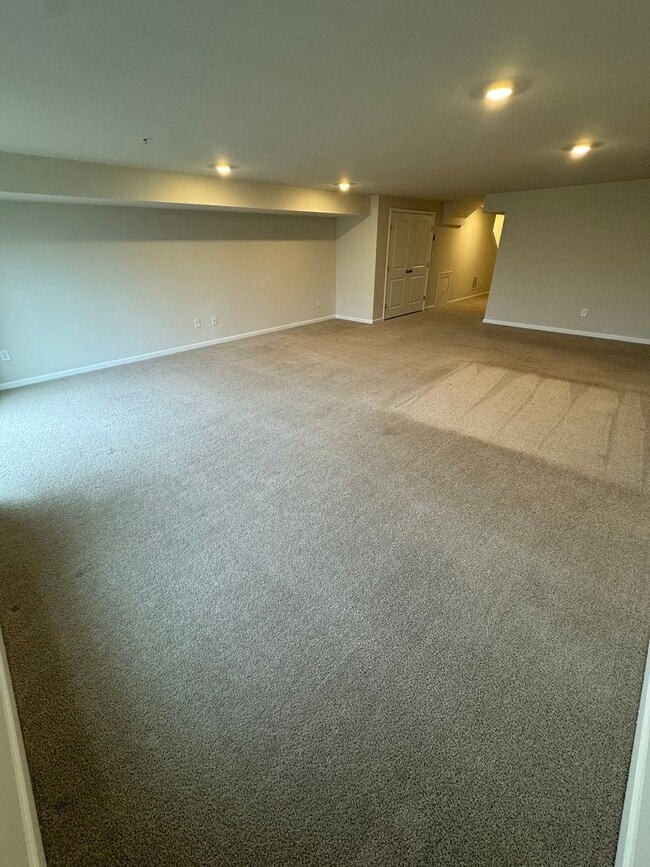 Building Photo - THREE BEDROOM NEW CONSTRUCTION PARKLAND SCHOOLS Townhome