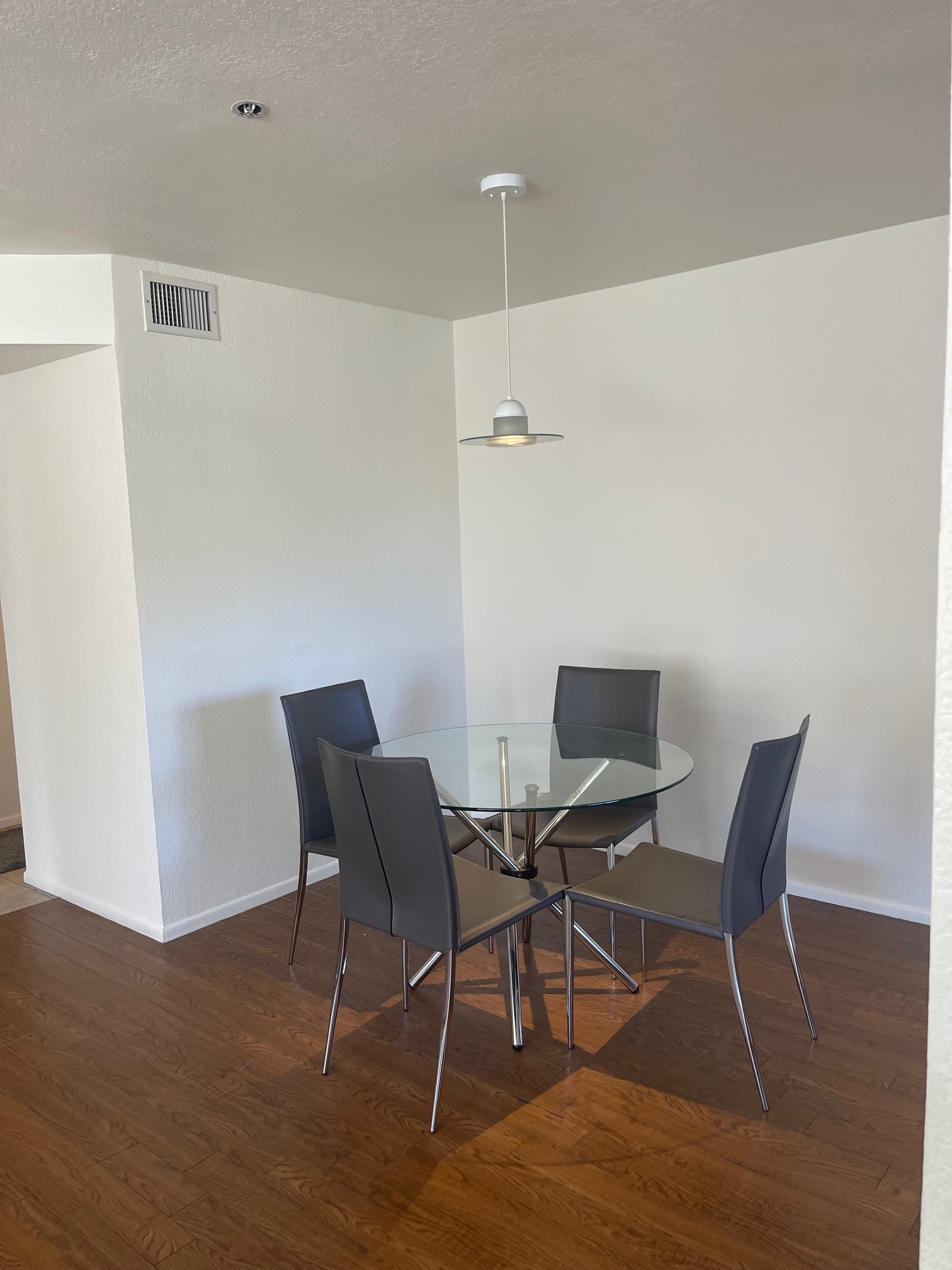 Building Photo - 154 W 5th St