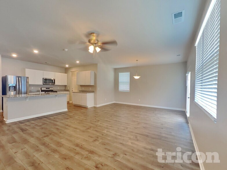 Building Photo - 6941 Sunny Parks Dr