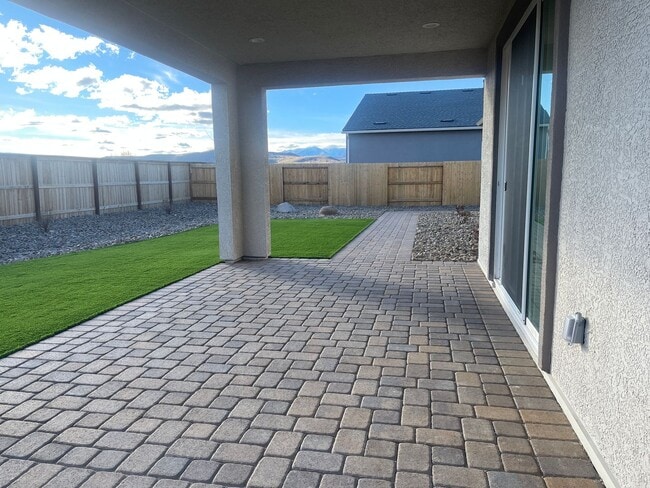 Building Photo - Toll Brothers 5 bedroom home in Stonebrook Spanish Springs