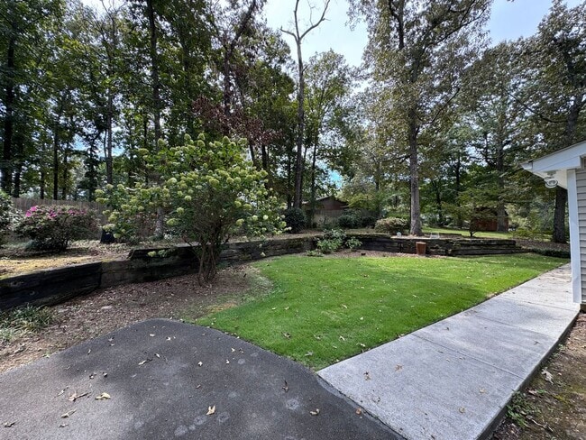 Building Photo - Large 3/2 House off Kingston Hwy- $2,195