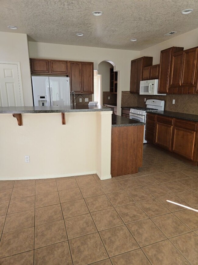 Building Photo - 45 Willow Trace Ct