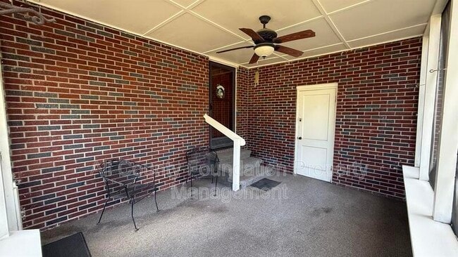 Building Photo - 2720 Martha Dr