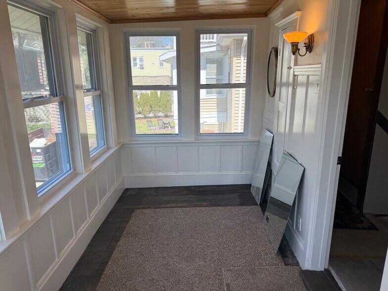 Building Photo - 19 Chauncey St