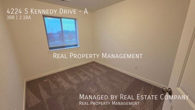 Building Photo - 4224 S Kennedy Dr