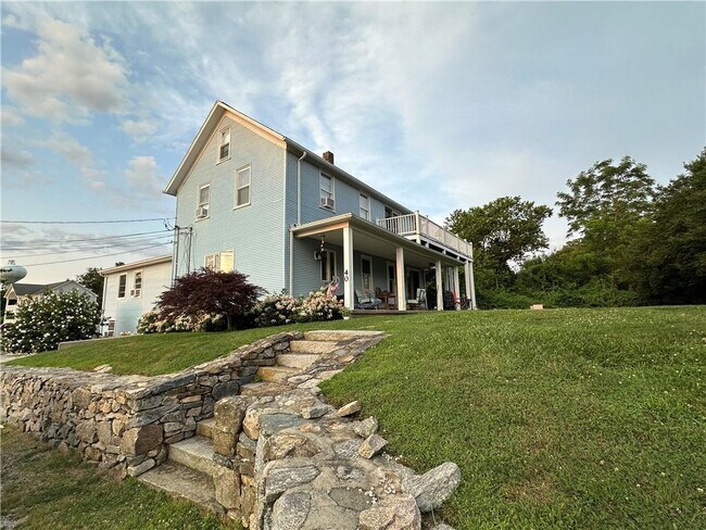 Building Photo - 40 Hemlock Ave