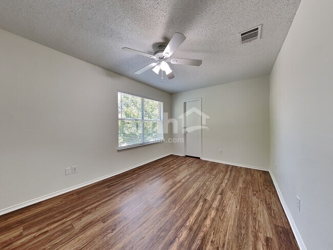 Building Photo - 10408 Wood Leaf Ct