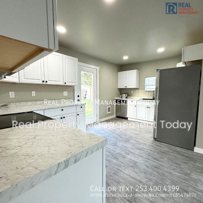 Building Photo - 2 Bedroom In Tacoma!!