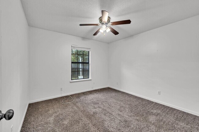 Building Photo - 1237 Rhonda Dr