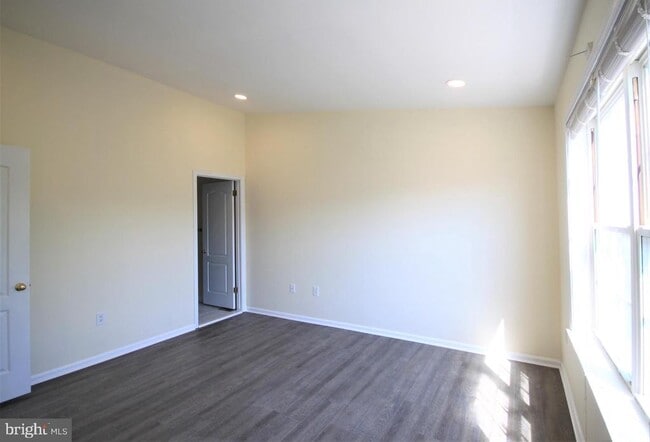 Building Photo - 4000 Quaker Ct