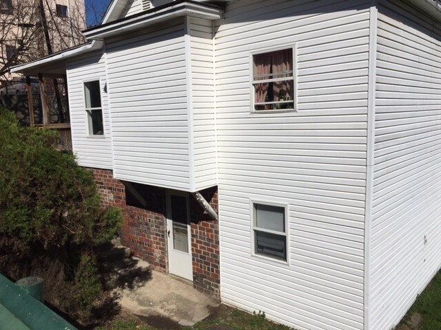 Building Photo - 13 Fern St