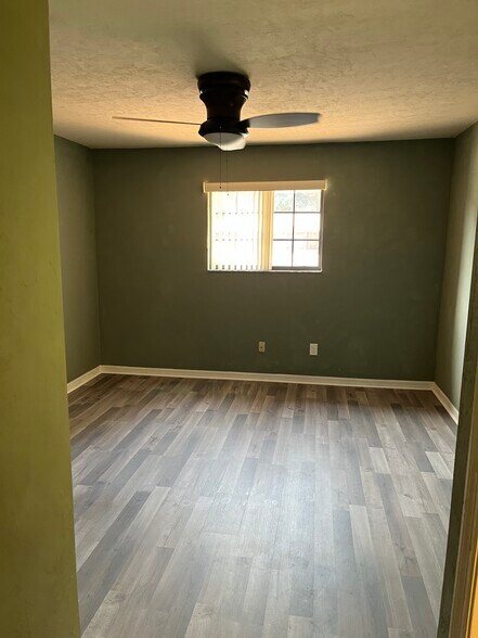 Building Photo - 5868 SW 8th Pl