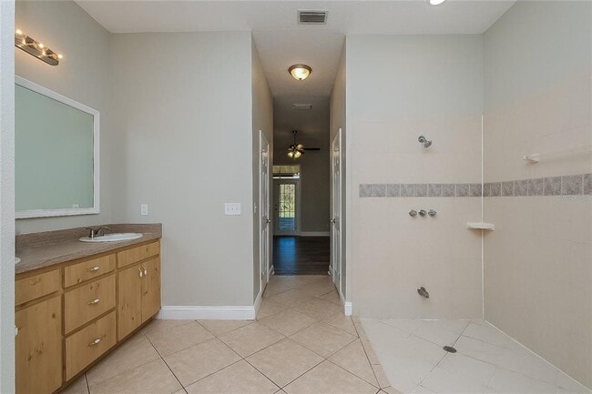 Building Photo - 3300 Hickman Ave