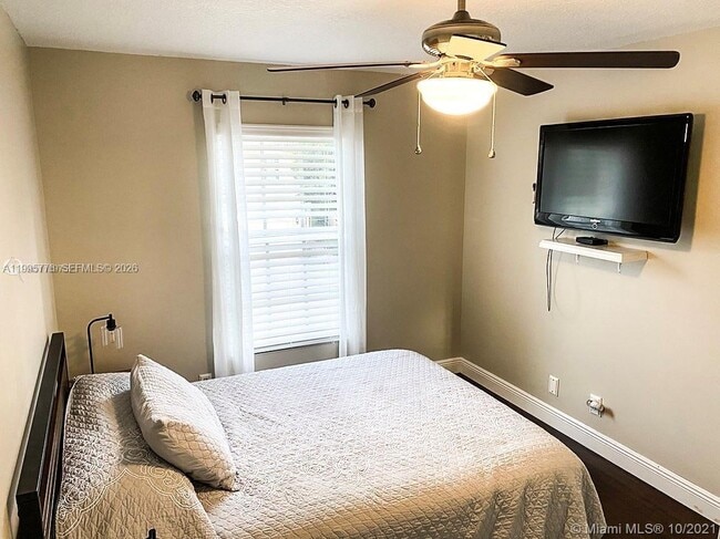 Building Photo - 3657 Asperwood Cir