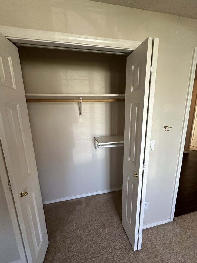 Building Photo - 1328 Goldenrod Pl