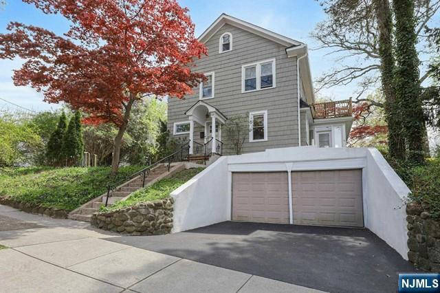 Building Photo - 348 Evergreen Pl