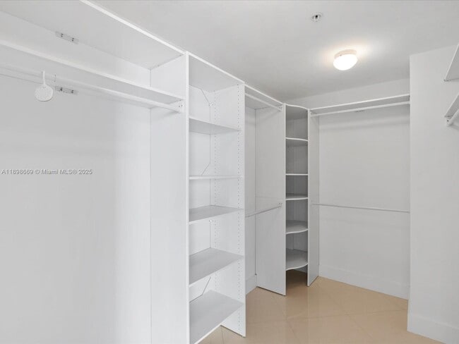 Building Photo - 17301 Biscayne Blvd