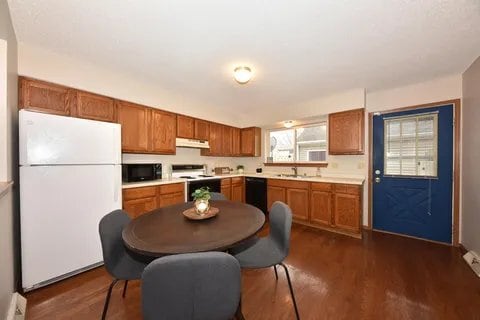 Building Photo - W163N11528 Windsor Ct