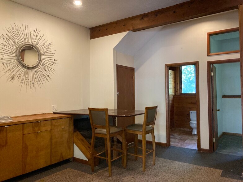 Building Photo - 5219 Cottonwood Dr