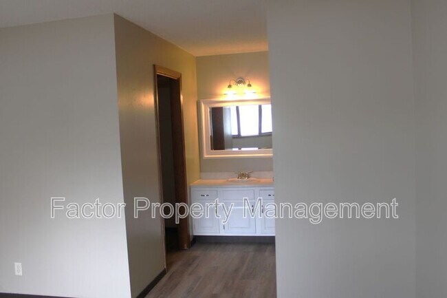 Building Photo - 101 Heather Ln