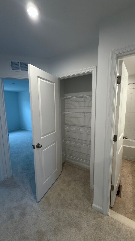 Building Photo - 624 Tracy Wy