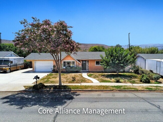 Building Photo - 3520 Hearst Dr