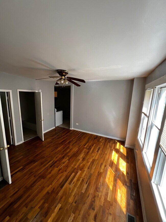 Building Photo - Affordable 2BR/1BA Apartment