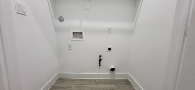 Building Photo - 8308 Prairie View Dr