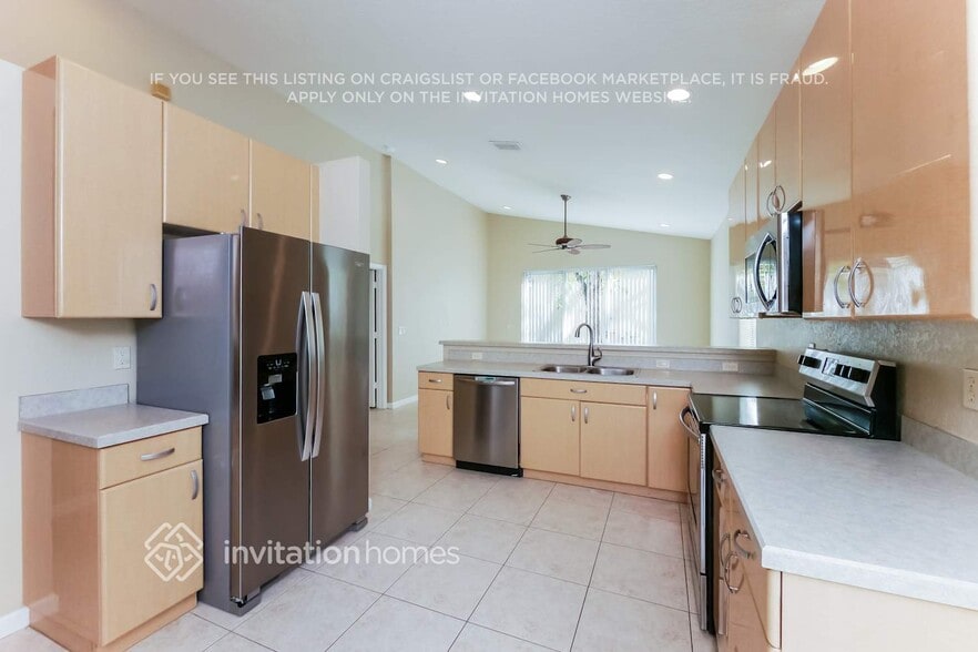 Building Photo - 5804 NW 49th Ln