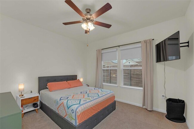 Building Photo - 16900 Adoro Dr