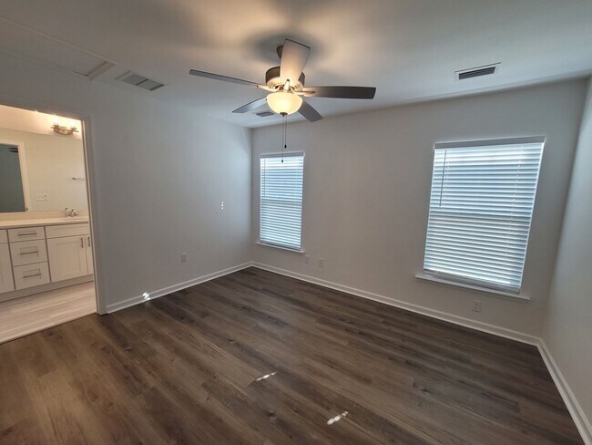 Building Photo - NEWER CONSTRUCTION! Modern NE 3/2.5 w/ Stainless Steel Appliances, Granite Counters, Washer, Drye...