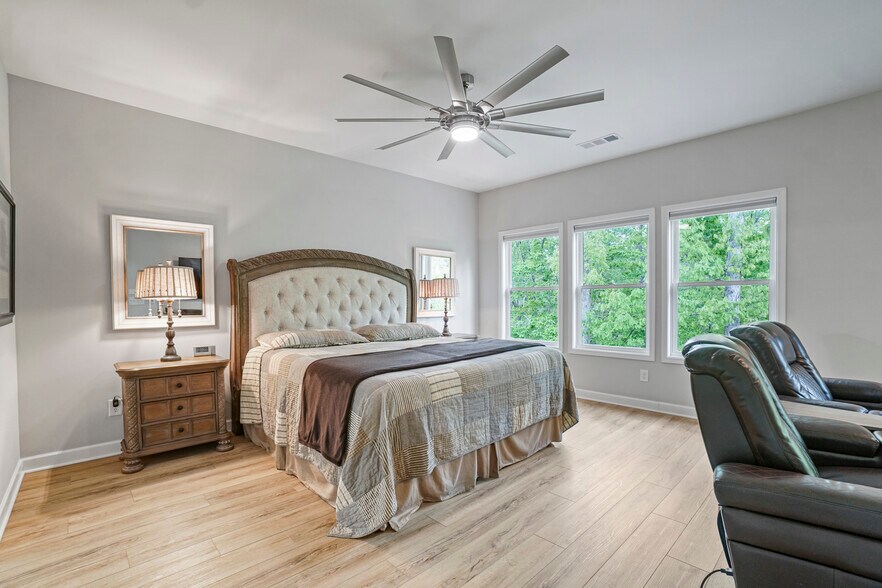 Upper Level - Master - 421 Retreat Ln
