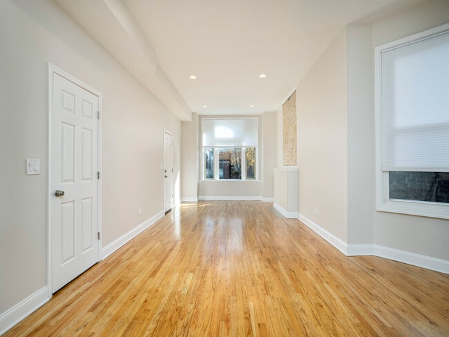Building Photo - 1306 S Fairfield Ave