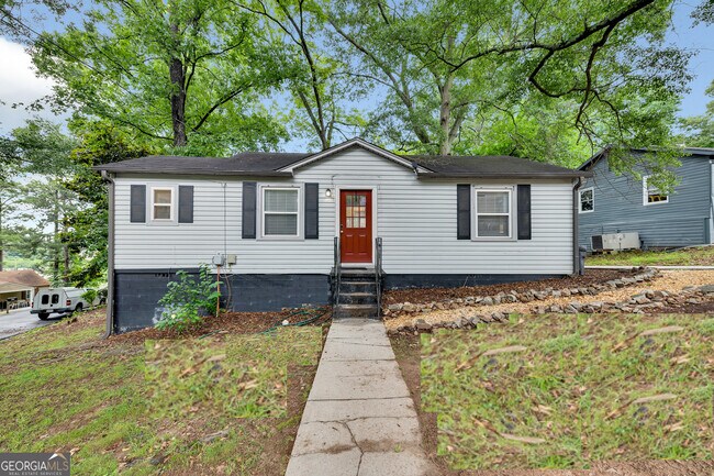 Building Photo - 192 Woods Dr NE