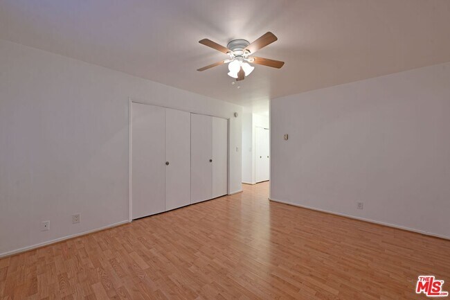 Building Photo - 1128 Rexford Dr