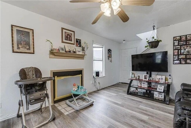 Building Photo - 6900 Hyland Cir