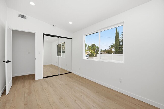 Building Photo - Brand new remodel!