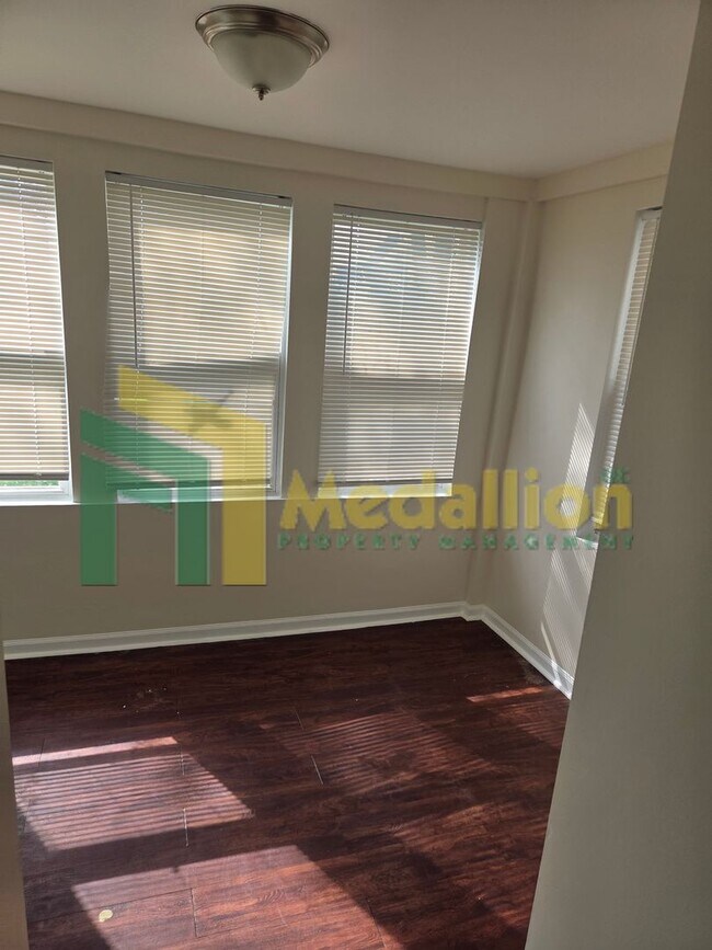 Building Photo - Updated 3-Bedroom Home with Sunroom and Backyard Space