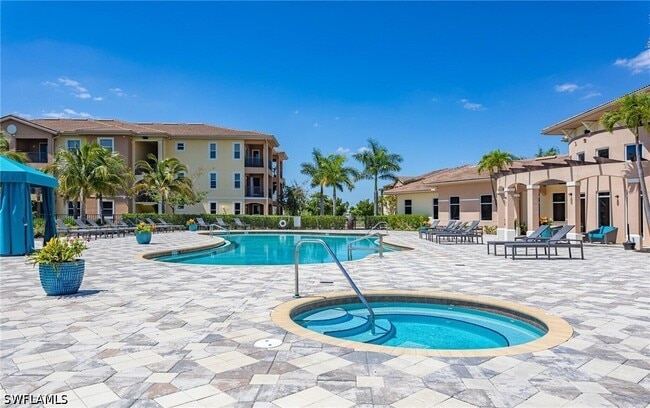Building Photo - 12081 Summergate Cir