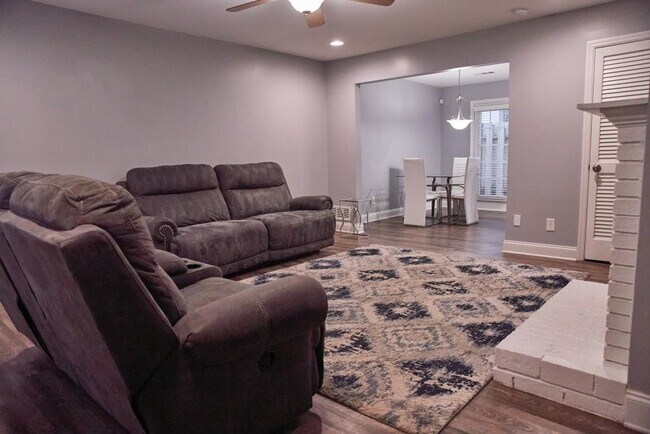 Building Photo - 248 Mill Creek Pl